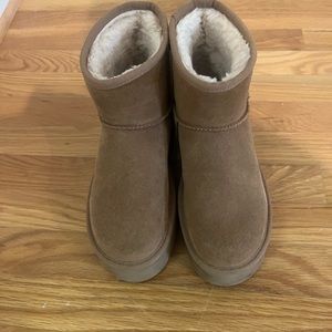 UGG mini platform chestnut boots size 7 - lightly worn